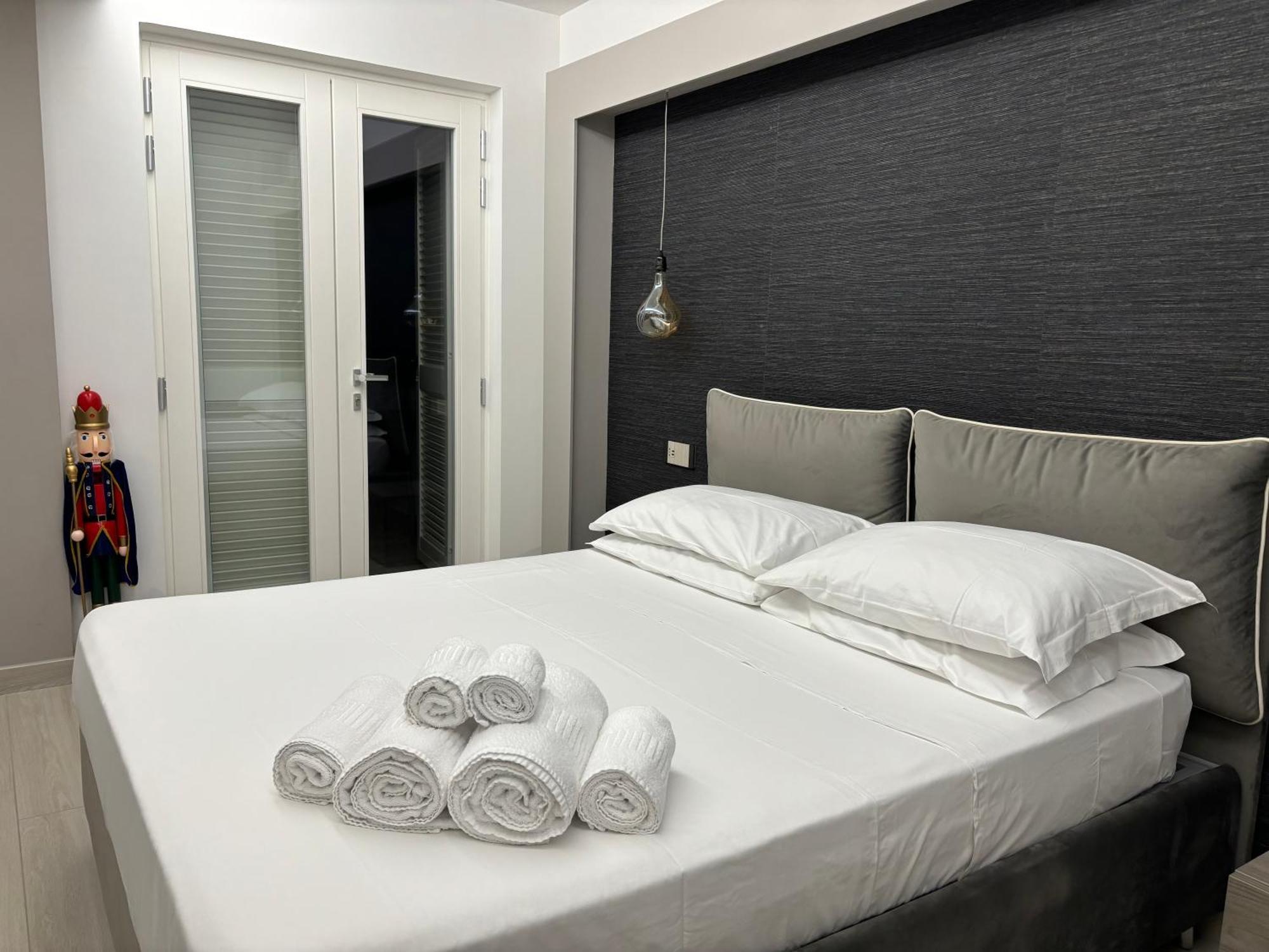 En Suite Bedroom Blue Moon Пьяно-ди-Сорренто Экстерьер фото